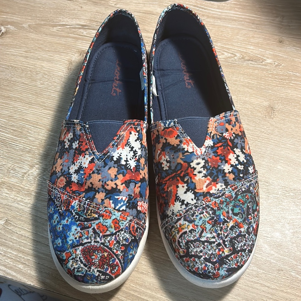 Crochet flats - size 10.